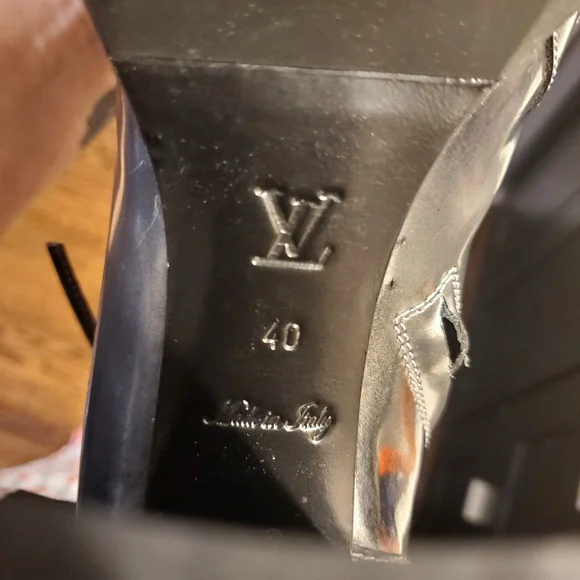 LOUIS VUITTON Silver 'Star Trail' Leather Boots (BNWOB) - Picture 9 of 9